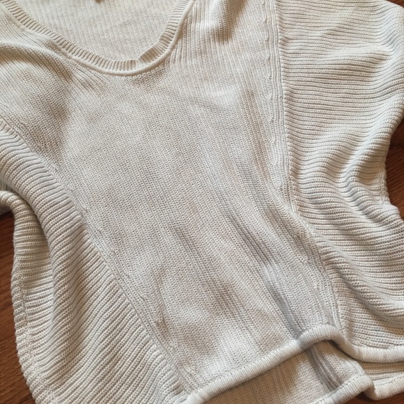 ♡Express♡ sweater - Picture 4 of 5
